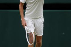 开云足球直播-温网逆转拉沃尔杯，梅德韦杰夫统治全场