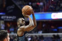 开云体育官方网站-国王力克黄蜂，布拉德利关键制胜的简单介绍