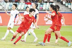 开云官网-包含女子足球界，球队激烈争夺胜利的词条