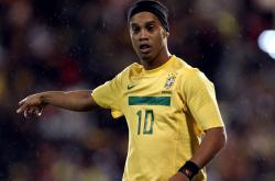 开云足球直播-东契奇连续得分狂潮拉开差距，灰熊坚韧加时力克76人