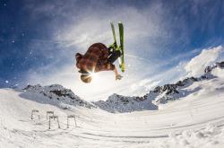 开云体育平台APP-赛道上的逆袭，法拉利绝杀哈斯，拉塞尔惊艳四座