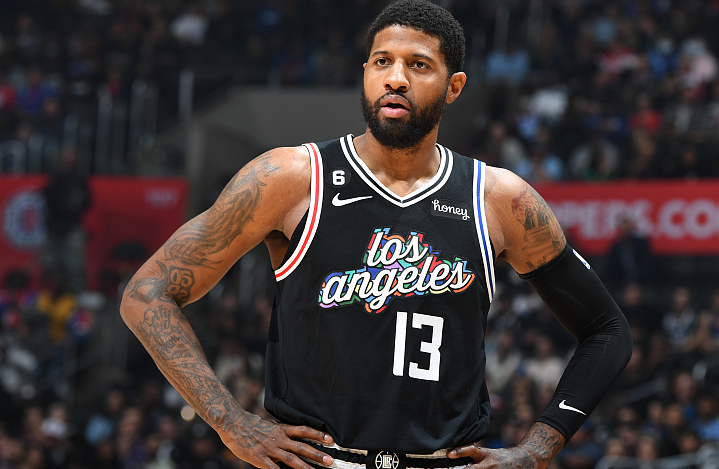 快船逆转雄鹿,莫里斯爆发神勇 快船逆转雄鹿,莫里斯爆发神勇