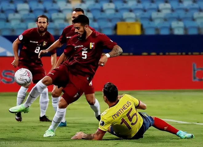 关于委内瑞拉队在卡拉卡斯联赛中一路领先的信息