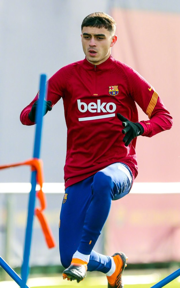 巴塞罗那签下新后卫加强防线的简单介绍