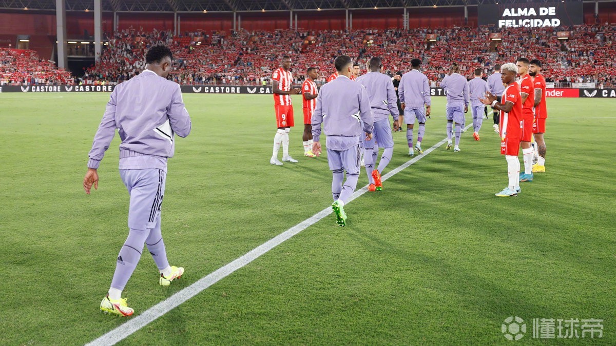 阿尔梅里亚踢球队壮大，向冠军进军