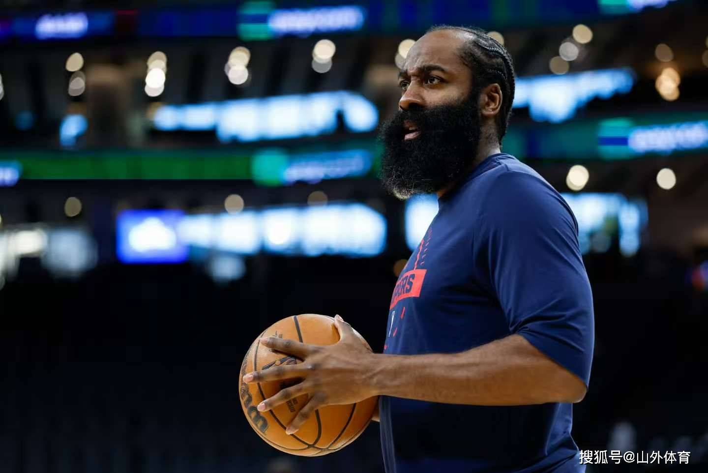 快船战胜对手，球员表现耀眼的简单介绍