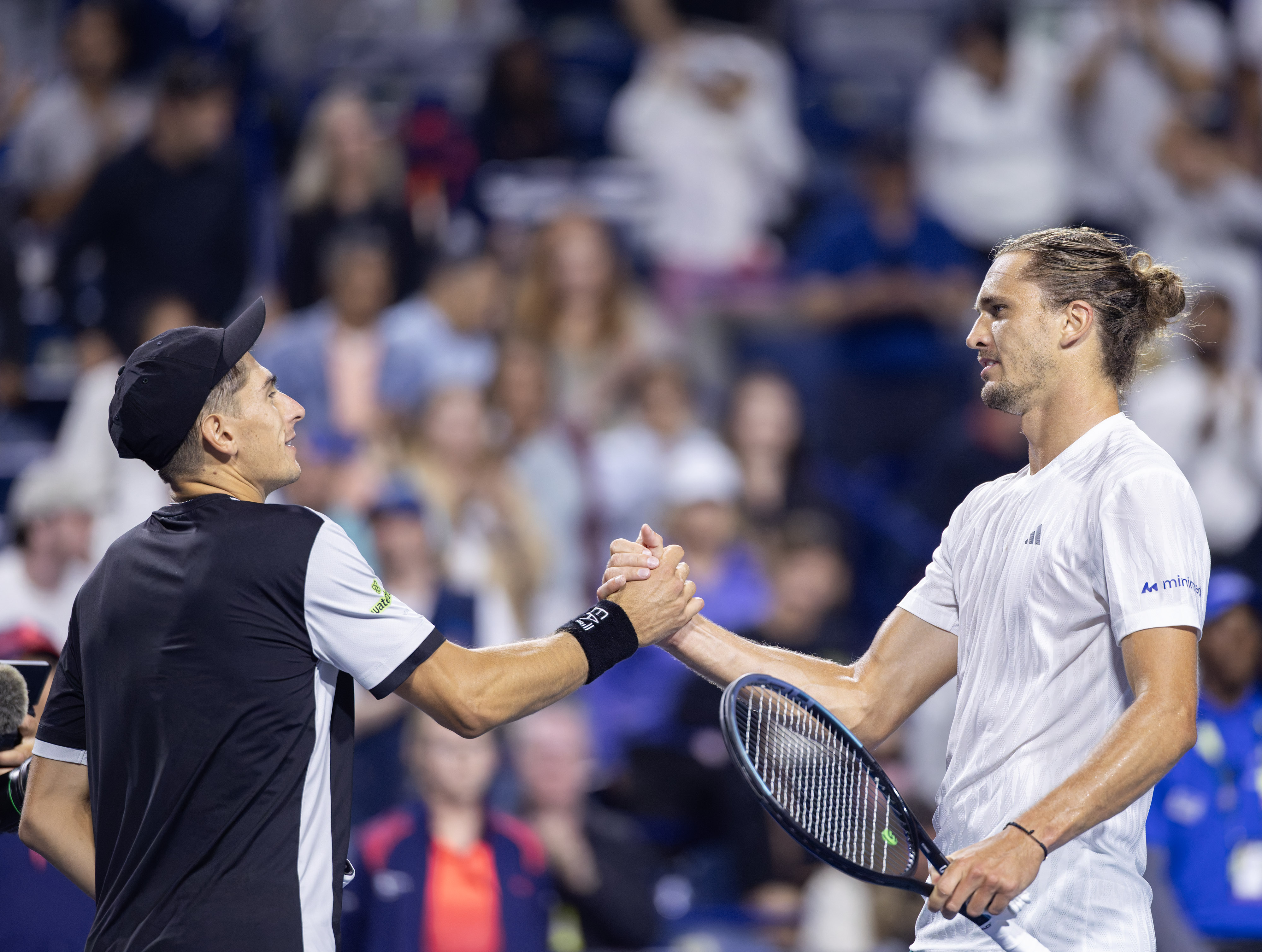 法国网球队碾压德国网球队，兹维列夫一己之力扛起全队的简单介绍