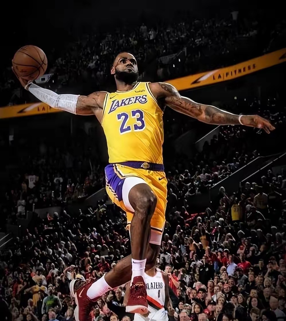 猛龙横扫北京队，詹姆斯点燃赛场