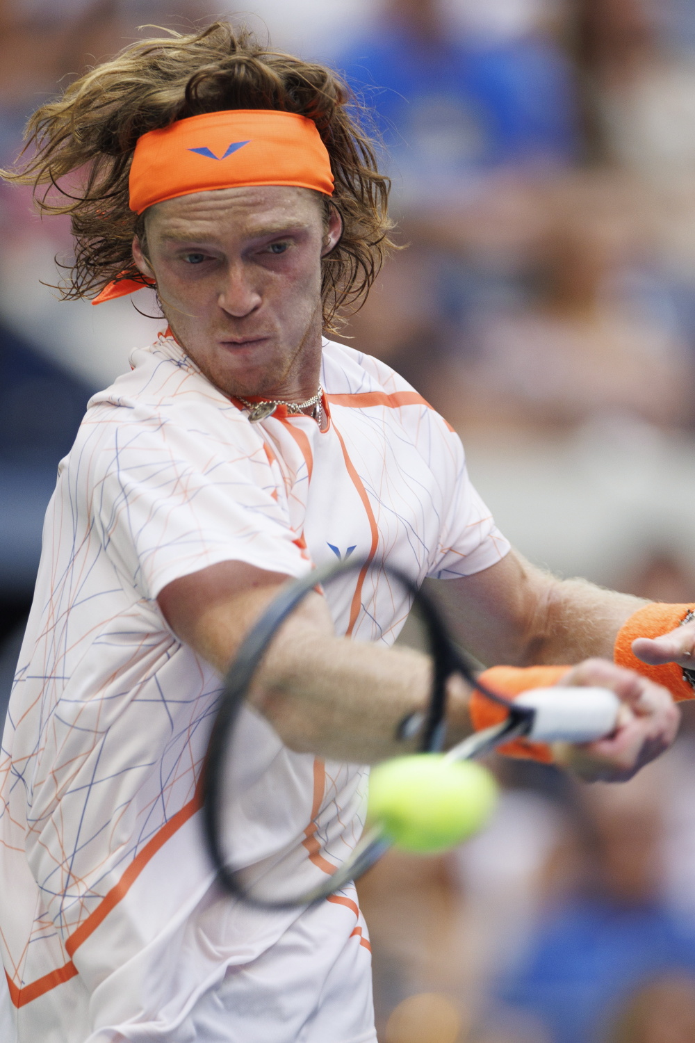 包含欧洲网球队血洗美国网球队，梅德韦杰夫三分雨点燃全场的词条