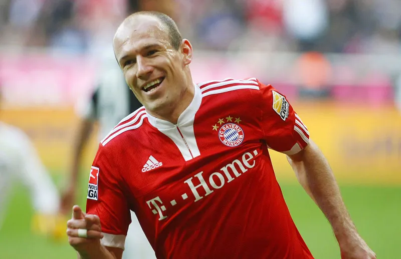 关于比利时强势荷兰，罗本完成帽子戏法的信息