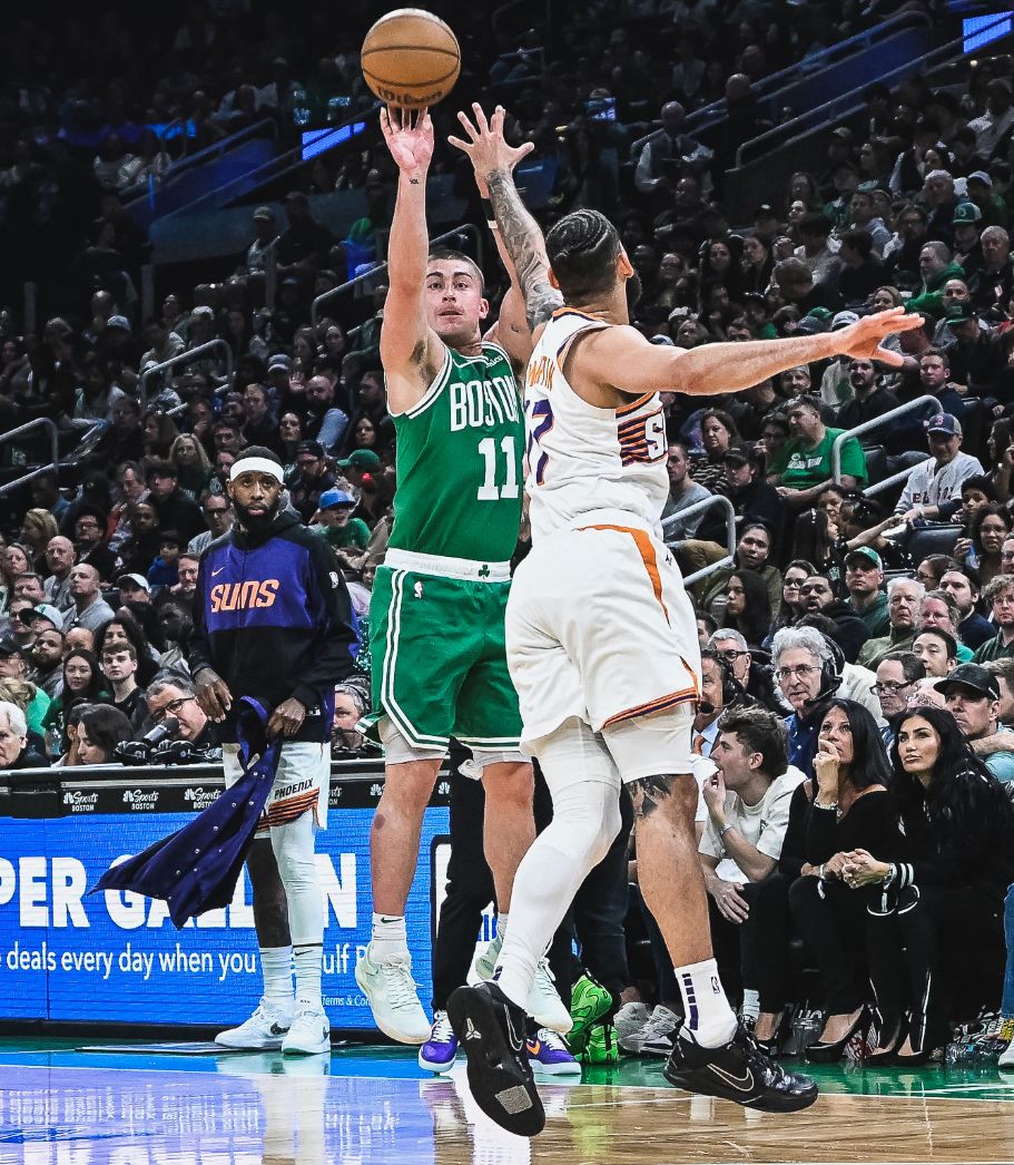 关于法国男篮翻盘凯尔特人，布克统治全场的信息