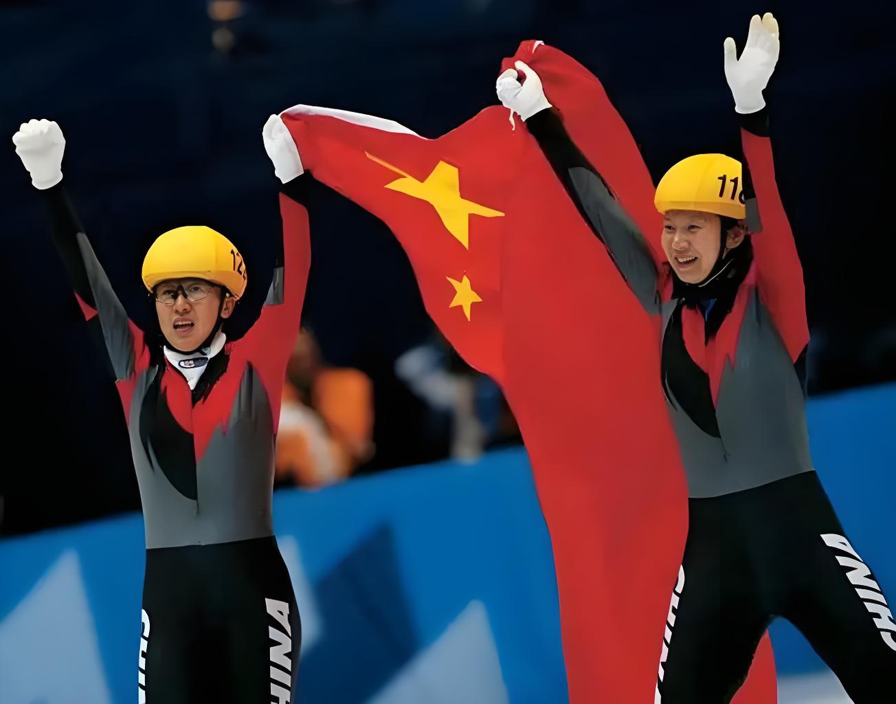 包含神勇出击！运动员们在赛场上闪耀的词条