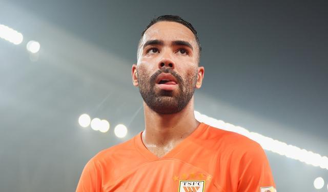 关于体能教练离队转投对手，引发诸多猜测的信息