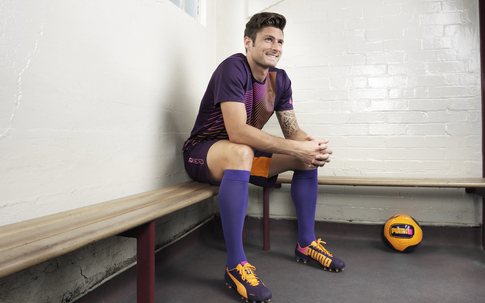 年度焦点之战,里昂强势晋级,英格兰赛场再掀波澜