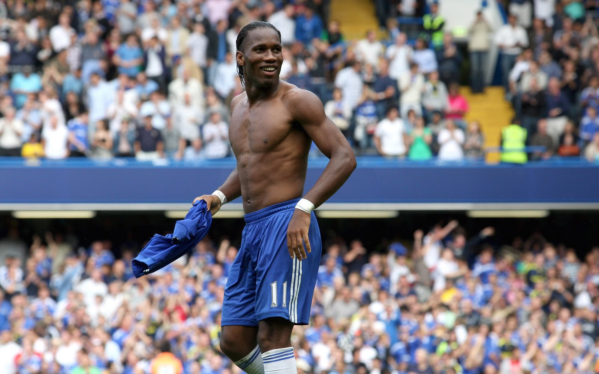 铁血之盾与无解之矛，乌拉圭如何用罗马防线锁死凯恩，诠释现代足球防守艺术