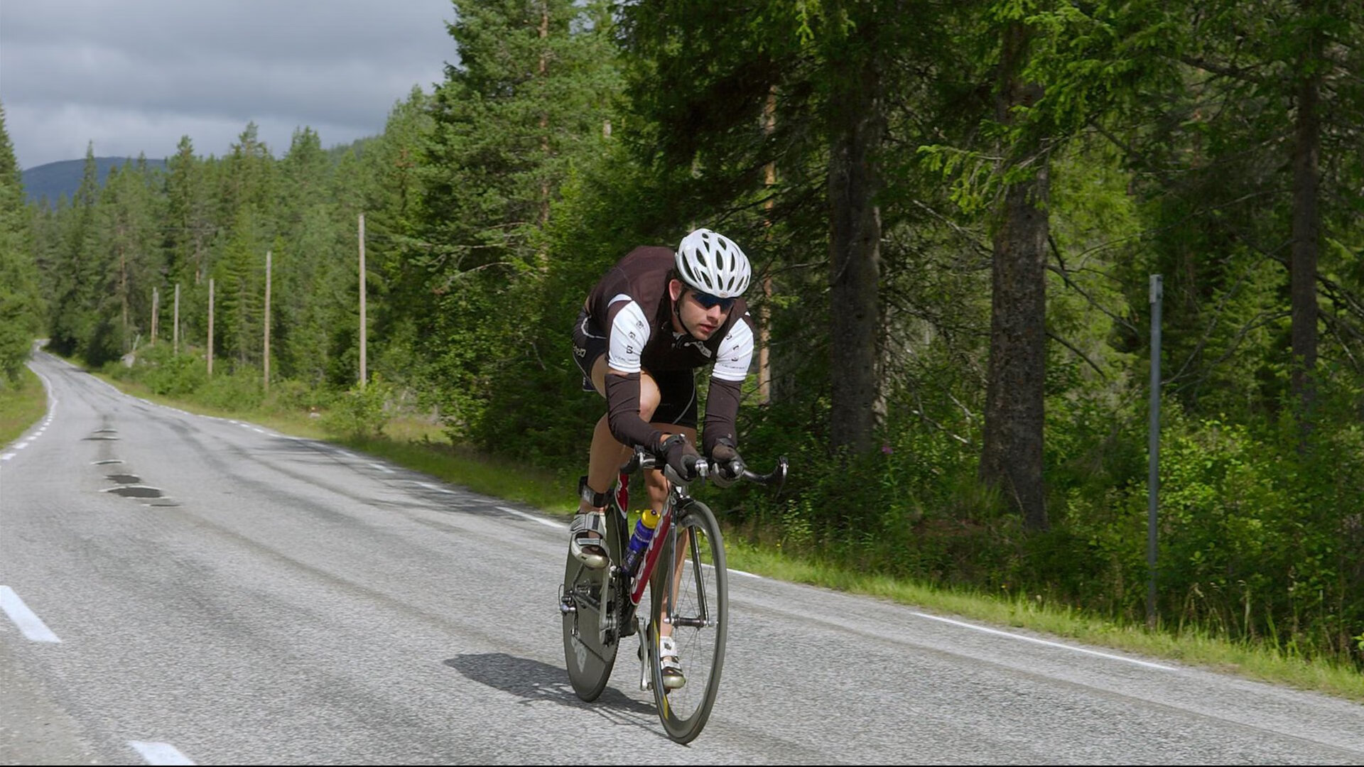 弗拉霍维奇一锤定音!哥伦比亚力克秘鲁,南美巅峰对决见证唯一英雄