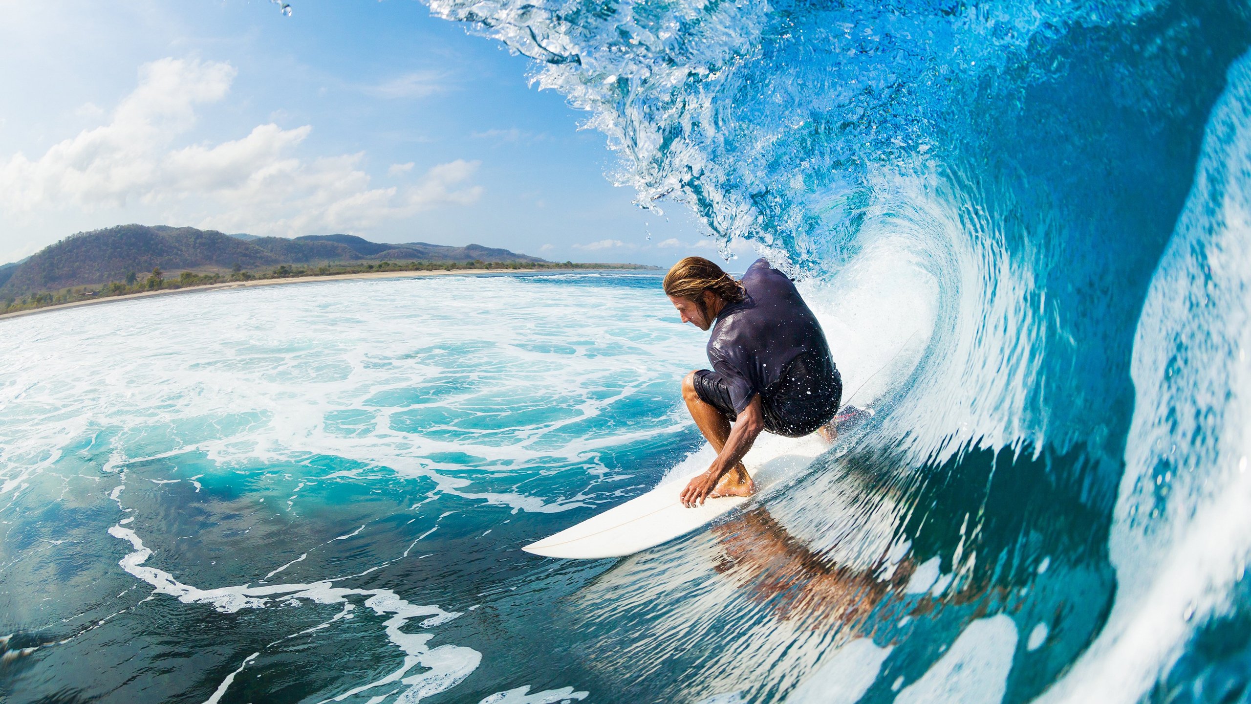 赛道上的绝对主宰,勒克莱尔如何驾驶梅赛德斯鏖战红牛二队统治全场