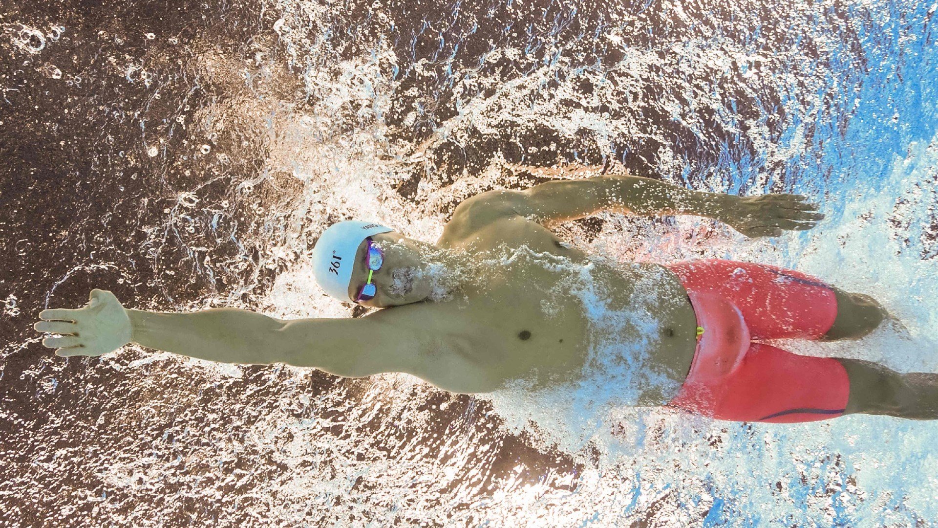 1.致命一传，终破心魔，王哲林与广东的非典型救赎（侧重人物故事与宿命感）